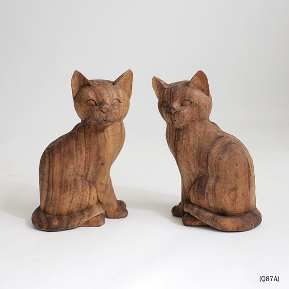 ●冬ごもりＰＲＩＣＥ●２匹セット【※要確認ＰＲＩＣＥ】 天然無垢ウッド木彫りART 座る猫 ネコ 置物Q87A 1枚目の画像