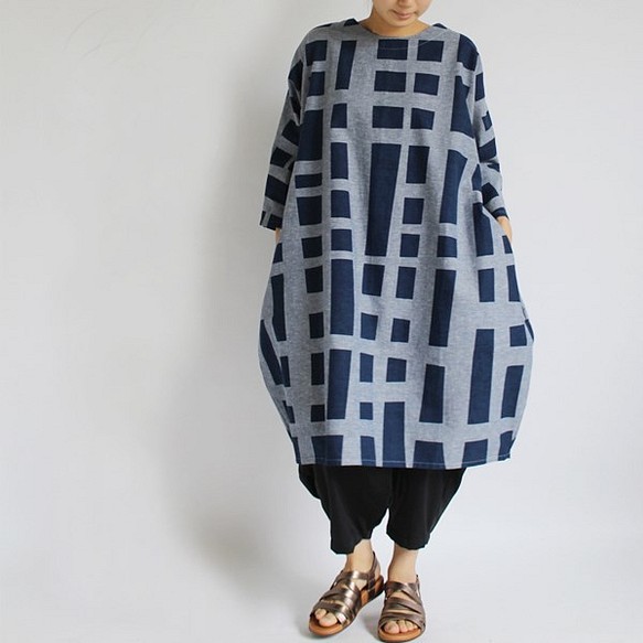 ＄オリジナル手捺染（てなっせん） 「石畳 文様」 夏に涼しい上質なリネンコットン贅沢 一枚布 ワンピース浴衣T29C 1枚目の画像