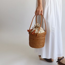 ⁑ラスト１。夏ＰＲＩＣＥ「手編む鞄」アタかごバッグ バケツ トートバッグ 巾着袋＆タッセル 着物 Z69E 1枚目の画像