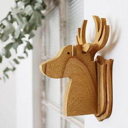⁂ラスト１。クリスマス準備ＰＲＩＣＥ。木製ウッド「鹿トナカイ」 壁掛けハンティングトロフィー ウォール デコM19A 1枚目の画像