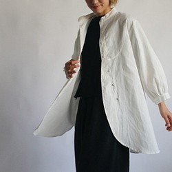 紗織リネン麻コットン スタンド襟 変形 前開きシャツ 羊飼い 画家 ホワイト F25(dr260) 1枚目の画像