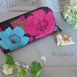 大人かわいい布財布！赤紫×ブルー花柄 1枚目の画像