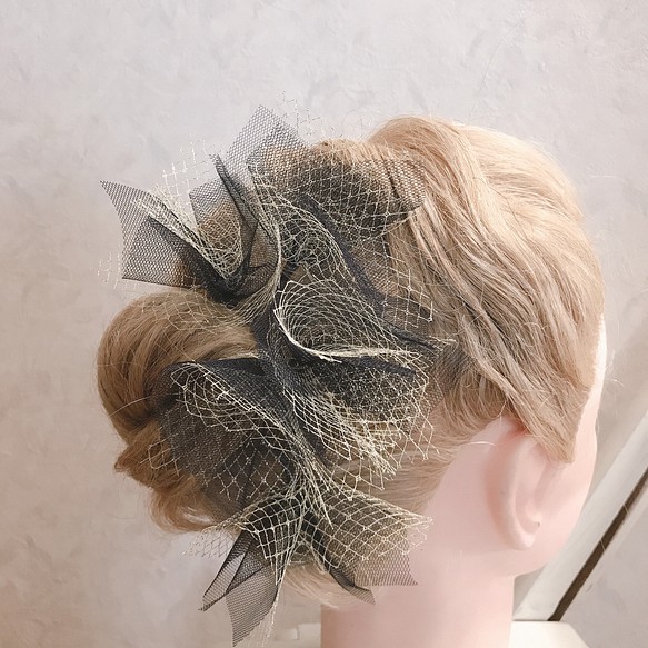 ゴールドチュール ブラックチュールの髪飾り ヘアアクセサリー Jyubi 通販 Creema クリーマ ハンドメイド 手作り クラフト作品の販売サイト