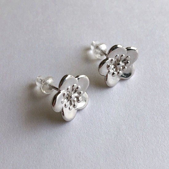 白梅のピアス Botanical Earrings silver925 1枚目の画像