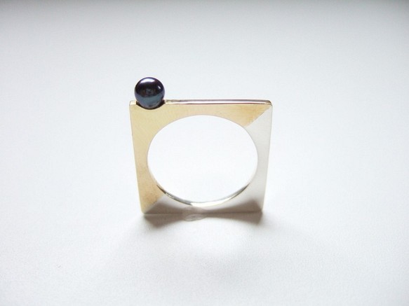 Square Pearl Ring【Black】 指輪・リング BZOL 通販｜Creema(クリーマ)