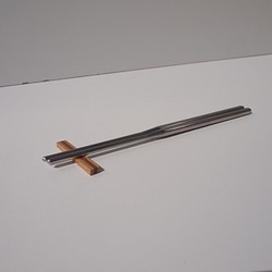 筷子休息（橡木和胡桃木） 第1張的照片