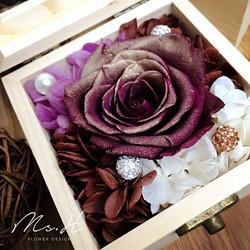 Ms.H flower design 艷紫金面紗不凋花永生花盒 第1張的照片
