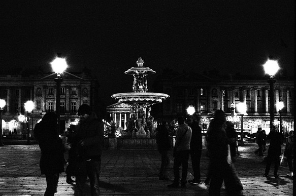 Mon Paris 月光を浴びる モノクロ 写真 銀塩写真 フィルム