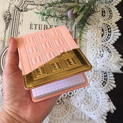 革のストロベリーチョコ　メモ帳カバー（金の包み紙） 1枚目の画像