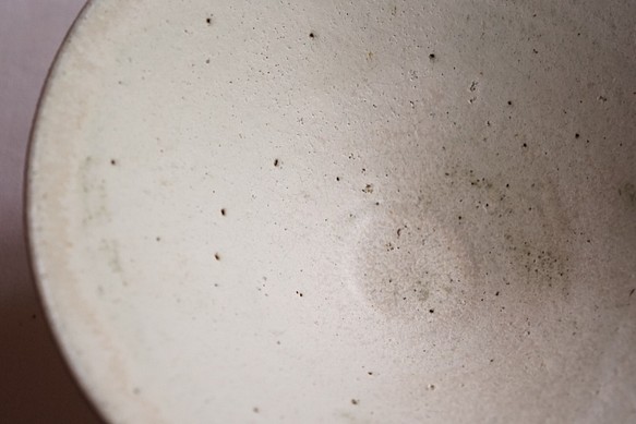 【SALE対象商品】【50％OFF】白釉 碗皿 22cm 1枚目の画像