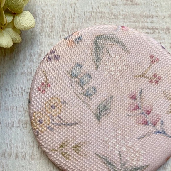 小さな布のハンドミラー【アンティークの花＊ピンク】 1枚目の画像