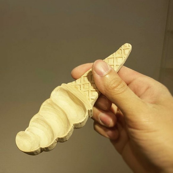 サイプレスのアイスクリームスプーン 1枚目の画像