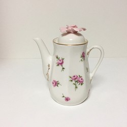 陶花の蓋の、バラのソース(ミルク)ポット 1枚目の画像