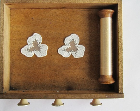 刺繍レースモチーフ - 花のプロフィール3001 1枚目の画像