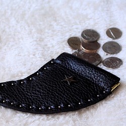 本革　サーフィン　フィン型コインケース　ばね口　バネ口　革　スター　星　スタッズ 1枚目の画像