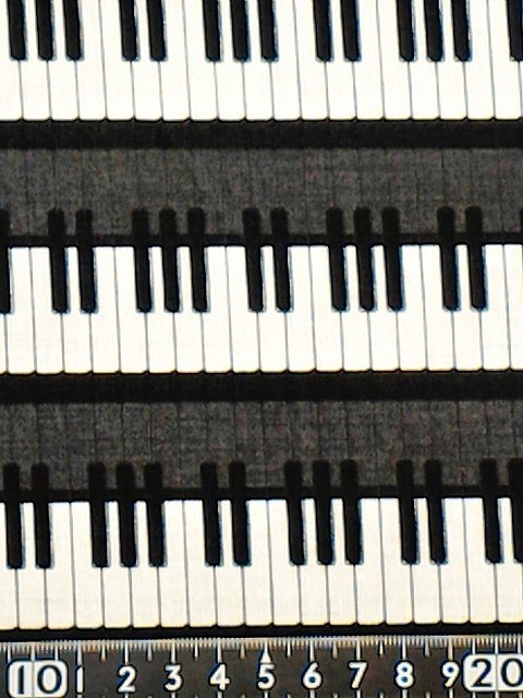 ★USAコットン★鍵盤柄★　布地　生地　KANVAS STUDIO　鍵盤　鍵盤柄　ピアノ　ピアノ柄 1枚目の画像