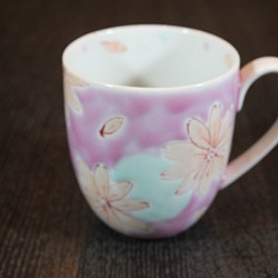 九谷焼マグカップ　花ロマン（ピンク） 1枚目の画像