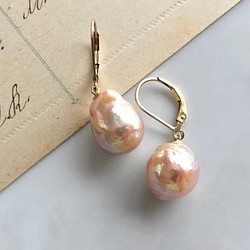 K14GF Peach Edison Baroque Pearl Dangle Earrings 第1張的照片