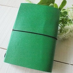 本革　文庫本サイズ手帳カバー　本革　自然な切り口・きれいなグリーン 1枚目の画像