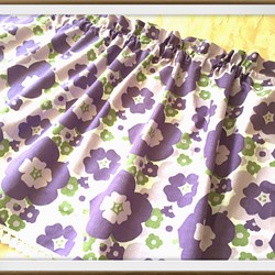 ヴィンテージファブリックの目隠しカーテン　リラ色の可愛いお花柄　M 1枚目の画像