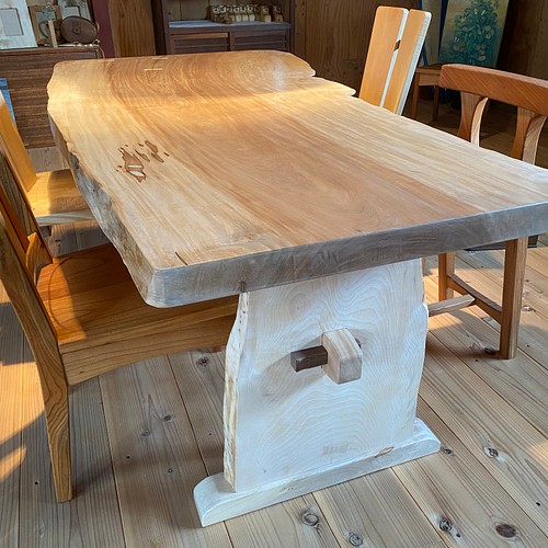 栃の木 一枚板テーブル ダイニングテーブル 白山クラフト 通販｜Creema