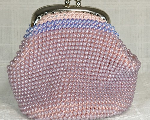 ビーズ編みがま口 ピンクで紫と青 送料無料 がま口 みもざ 通販