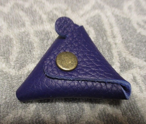 【ペアセット】ちょっと突き出たトリヨンの三角コインケース　ミニミニ 1枚目の画像