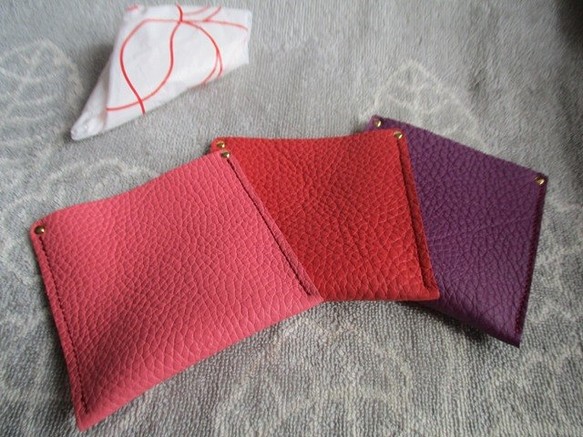 ちょっとしたギフトに【色選べるピンク系トリヨン】革のミニケース（レジ袋入れ） 1枚目の画像