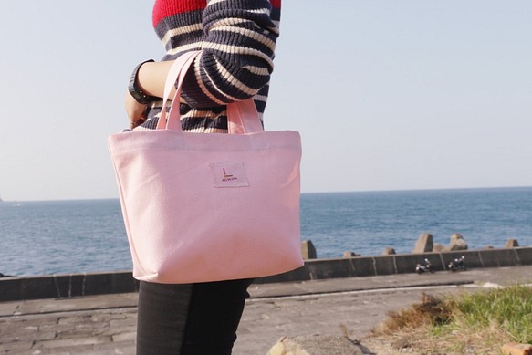 【櫻花粉】手提袋 (客製英文字母、小花)  / 便當袋 環保袋 手提包 客製 刺繡 第1張的照片