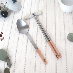 KROLL純鈦家用餐具組-筷子+湯匙 (楓木) 第1張的照片