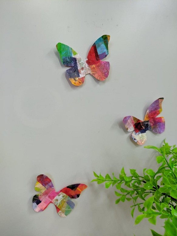 蝶々のウォールステッカー(和風柄） 1枚目の画像