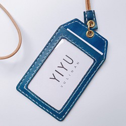 YIYU 皮革頸掛式證件套 / 藍 第1張的照片
