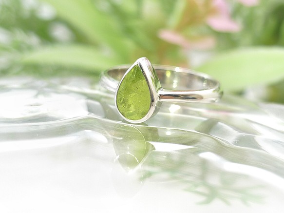 優雅珠寶銀飾  /  橄欖石戒指 #10 第1張的照片