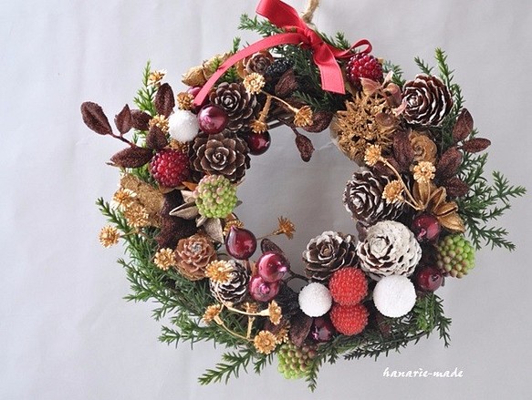 mini-wreath　16cm：グリーンコニファーと木の実 1枚目の画像