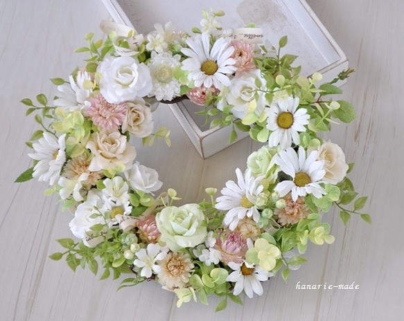 Mさまオーダー：白いバラとマーガレット　コットンリボンをそえて：wreath 1枚目の画像