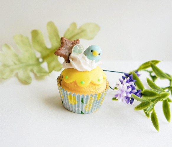 小鳥のぴよちゃん カップケーキ ストラップ ブルー 1枚目の画像