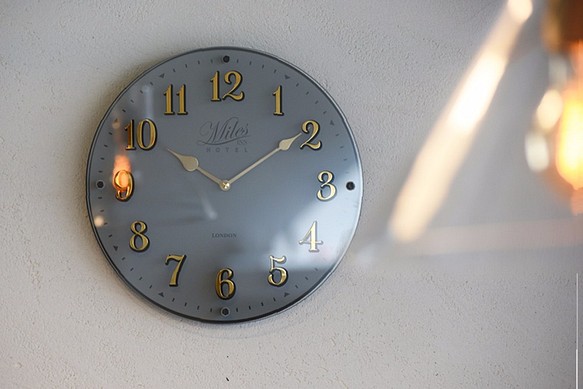 Froyle- 英倫紳士 靜音 時鐘 掛鐘(灰) 第1張的照片