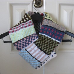 色々な色の毛糸で色々な編み方をしたマフラーNo 6 1枚目の画像