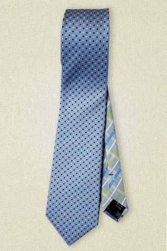 水玉とチェック柄のネクタイ　ブルー 1枚目の画像