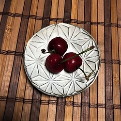 粉引き麻の葉紋　豆皿 1枚目の画像