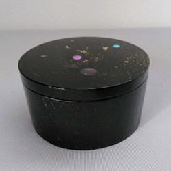 [漆器] 　螺鈿蓋物（黒）「銀河」木製黒内木地呂塗 1枚目の画像