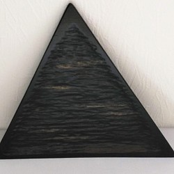 [皿・盆] 　三角大皿「霞」　　木製漆塗 1枚目の画像