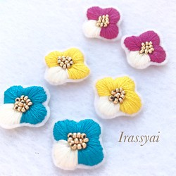 再販】大人ビビッド〜北欧風 刺繍のお花ピアス/イヤリング〜 ピアス