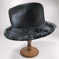【三角帽】黑色Sisole裂帽 第1張的照片