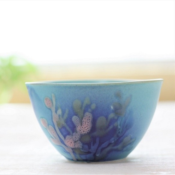 沖縄の海の珊瑚ボウル 瑠璃紺 お碗 鉢 ボール やちむん〈結婚祝い〉名入れ おうちカフェ 1枚目の画像