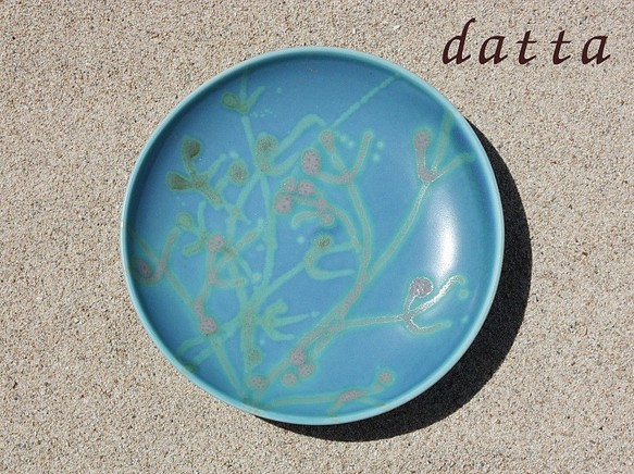 沖縄陶器の珊瑚皿 ターコイズ色 5.5寸 やちむん datta 南の島陶芸工房 1枚目の画像