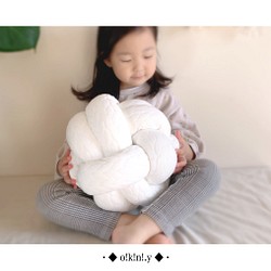 knot cushion(ノットクッション)＊球　ホワイト 1枚目の画像