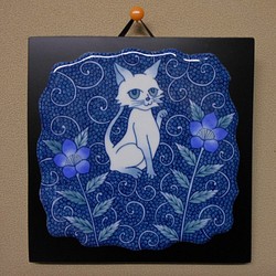 招き猫に桔梗鹿の子唐草、壁掛け 1枚目の画像