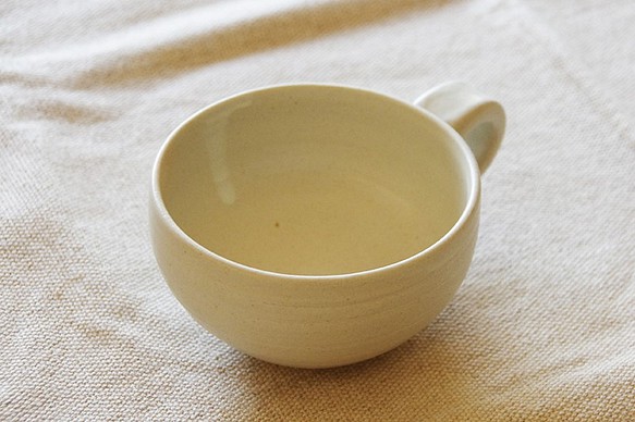 クリーム色のスープカップ 1枚目の画像