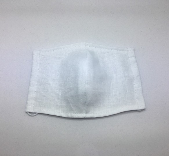 【夏素材】白薄地リネン立体マスク【ネクタイ屋のマスク】 1枚目の画像